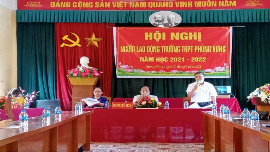 Hội nghị người lao động trường THPT A năm học 2021-2022